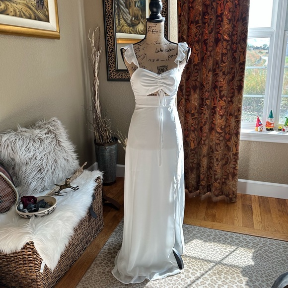 Lulus Dresses & Skirts - Beautiful, white long dress